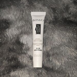 Skin&Co Truffle Therapy Face Gommage - White